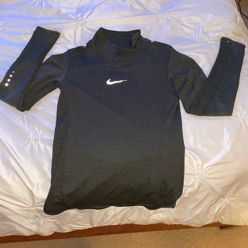 ARMY GREEN NIKE RUNNING TOP